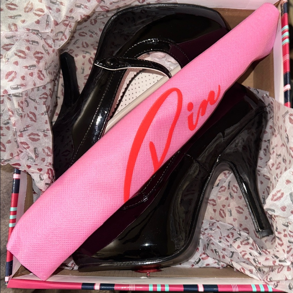 New In Box. Pin Up Couture CutiePie 02 Black Patent Leather Heels.